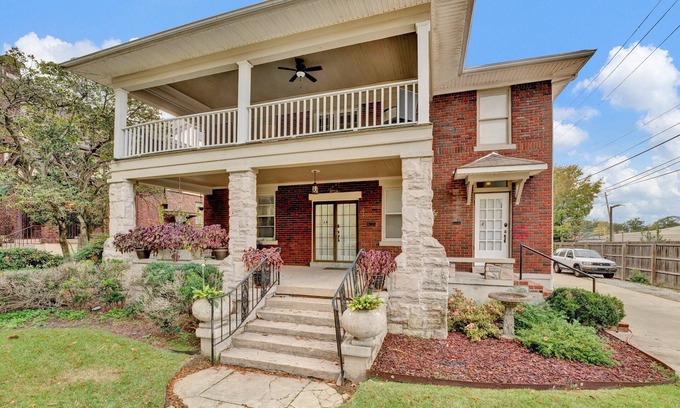 Central Gardens Apartment | 2-bedroom apt Memphis Midtown 4 min to hospital, free parking, free wifi, lower