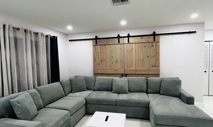 Port Saint Lucie House | 2-bedroom charming inground pool house in Port St. Lucie FL