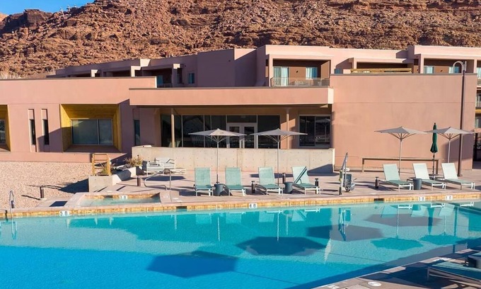 Moab Condo | 2-bedroom condo in amazing Moab with fitness room, WiFi, AC