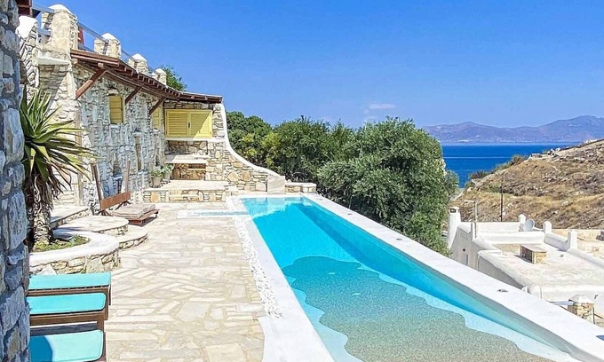Agios Ioannis Villa | 2 Bedroom Cycladic Style Suite, A/C, Private Pool, Sea & Sunset Views - 15mins from Mykonos Town!