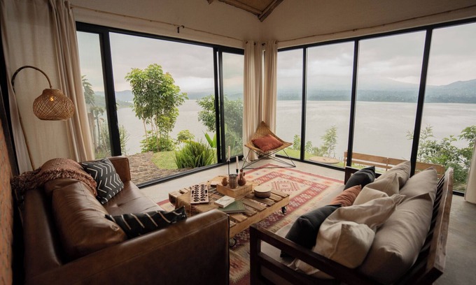 Gashaki House | 2 bedroom house overlooking Lake Ruhondo and the five volcanoes in Rwanda
