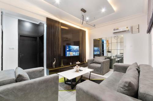 Ogombo Apartment | 2 bedroom Luxury Shortlet Apartment in Osapa London, Lekki