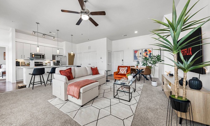 Pleasant Valley Apartment | 2-bedroom Modern apartment Near Downtown & Airport. Access to Pool + Gym