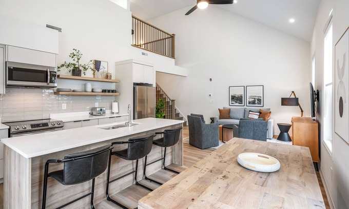 St. Davids Apartment | 2 Bedroom New Stylish Apt for up to 6 ppl in Niagara-on-the-Lake