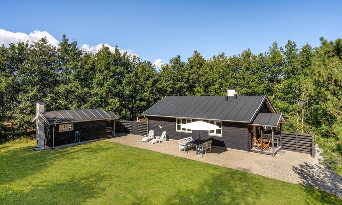 Amtoft House | 2 bedroom nice home in Vesløs