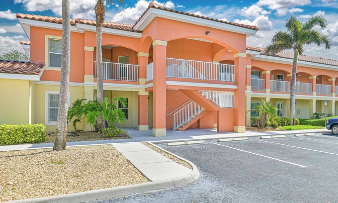 Majestic Palms Villa | 2-bedroom villa in welcoming Fort Myers with WiFi, AC, minutes from beach