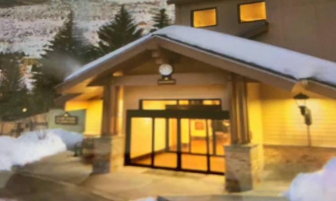 Vail Villa | 2-bedroom villa with AC, WiFi, Fireplace in enchanting Vail. 1.3 to ski lift