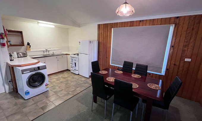 Burnt Pine Cottage | 2 bedrooms, internet, a local sim card & $10 call credit & good coffee