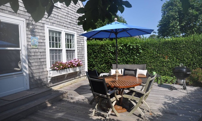 Nantucket Town Cottage | 2 Bedrooms + Loft - Sleeps 6 in Beds but max 4 adults- 5 Blocks to Town