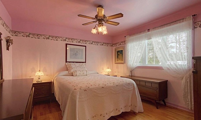 Longueuil House | 2 beds in private room A with free parking - 15 min downtown