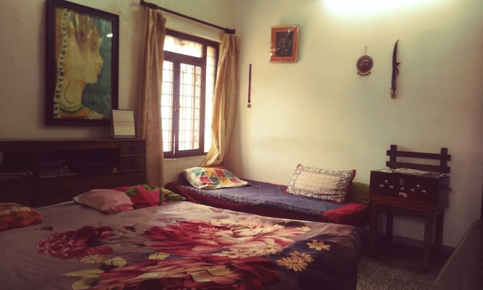 Delhi House | 2 BHK with basic amenities