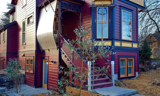 Sellwood-Moreland Apartment | 2 blocks to cafes &shops in SE Portland's Sellwood neighborhood