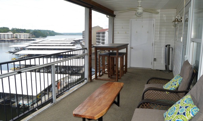 Lakeland Condo | 2 BR/2 BA Lakefront Lighthouse Landing Condo with Wifi