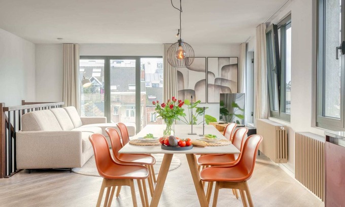 University District Apartment | 2-BR Getaway with MAS view