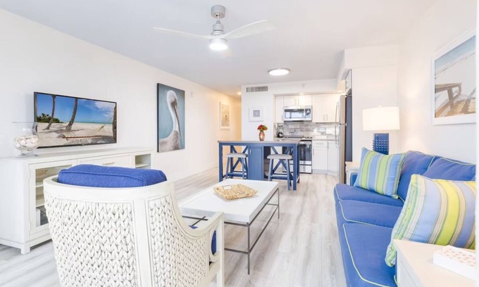Captiva Apartment | 2 Bright One Bedroom Bayside Villas with Direct Beach Access & Fishing Fun