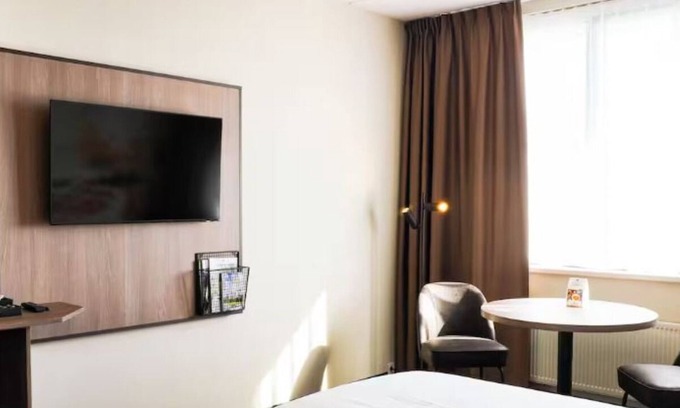 Zevenbergen Hotel | 2 Central Rooms Near The Hague – Explore Local Attractions