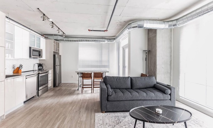 Gateway District Apartment | 2 Centrally Located DT Luxury studios at City Club