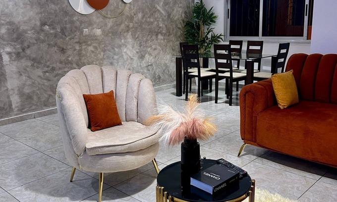 Angre Apartment | 2 chambres salon angré chu au rez de chaussée