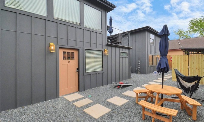 Greater East End House | 2 Chateaus - Custom Homes - Modern - Fully Gated with Parking