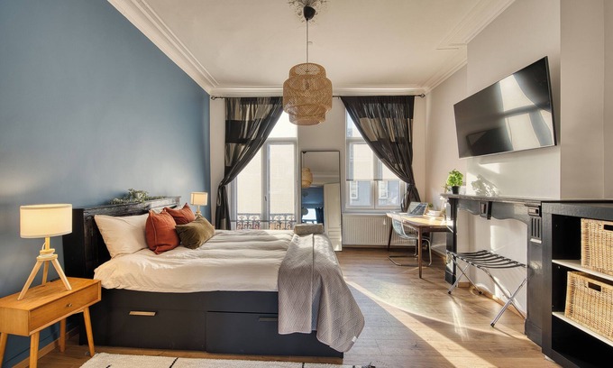 Brussels Apartment | 2/Comenstay.be/JACUZZI Romantic Vintage 1-bedroom Apartment for Couples or 5ppl