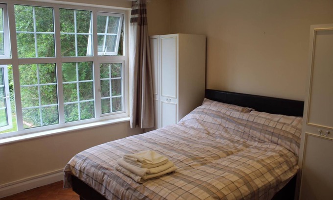 Hale Apartment | 2 Double bed apartment in quiet area North London