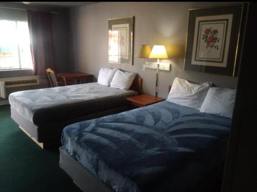 Livingston Apartment | 2 Double Bed Hotel Studio 128