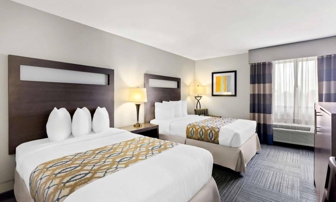 Naperville Hotel | 2 Family-Friendly Units Near Downtown Naperville - Free Parking and Breakfast!