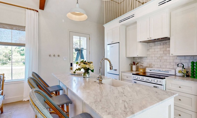 Brenham Cottage | 2 Farmhouse chic cottages between Brenham and Lake Somerville- open layout, W/D