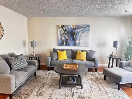 Medford House | 2 King Masters 2 Queens Sofa Bed Firepit