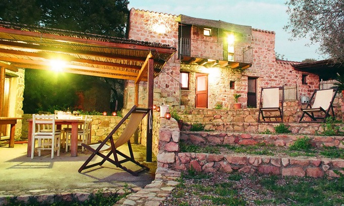 Baunei House | 2 km from the sea stone farmhouse immersed in the true Sardinian countryside - sleeps 8