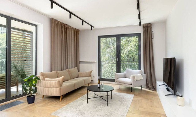 Srodmiescie Połnocne Apartment | 2 Luxurious Apartments in Same Building by ECRU
