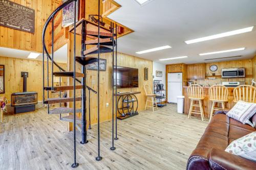 Lander House | 2 Mi to Main Street Mtn-View Escape in Lander!