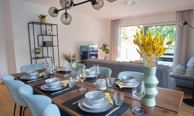 Bad Aibling Apartment | 2 min to Thermal Bath/5 min to St Georg clinic I 120sqm with balcony
