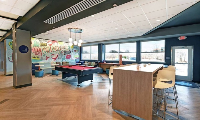 Portland House | 2 Modern Rooms Perfect for a Relaxing Family Getaway - Next to the Airport
