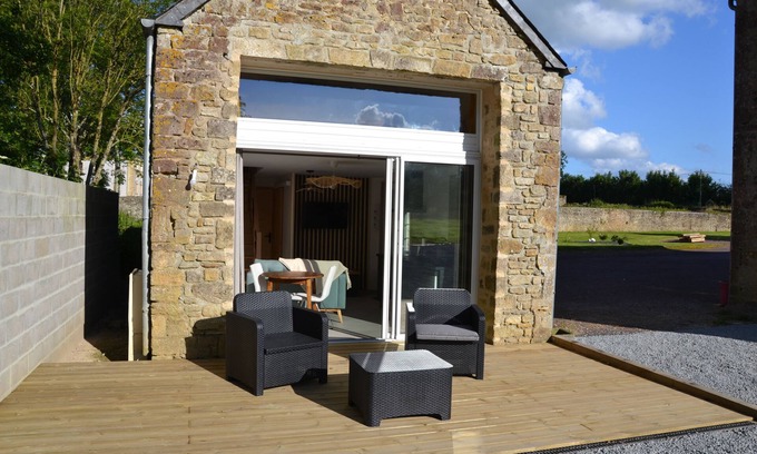 Picauville House | 2-person cocoon gîte in the heart of nature, very bright, 15 minutes from UTAH BEACH