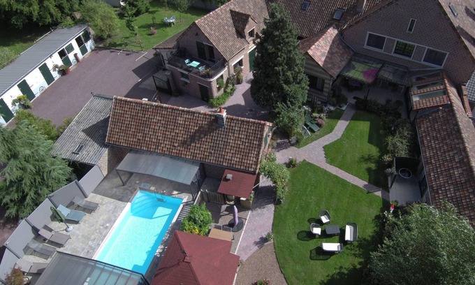 Blessy Cottage | 2-person gîte "La Maison de Arya" with jacuzzi and pool access