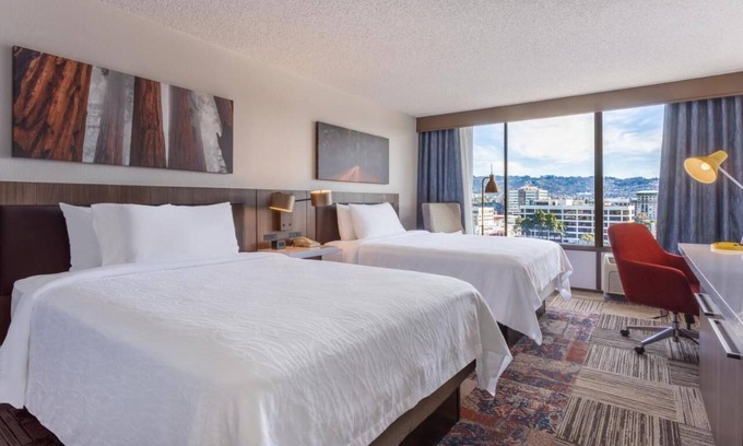 Emeryville Hotel | 2 Pet-friendly Units, Onsite Parking! Short Drive to Berkeley Community Theater