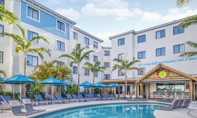 Park Shore House | 2 Pool View, Pet Friendly Suite with Full Kitchen!