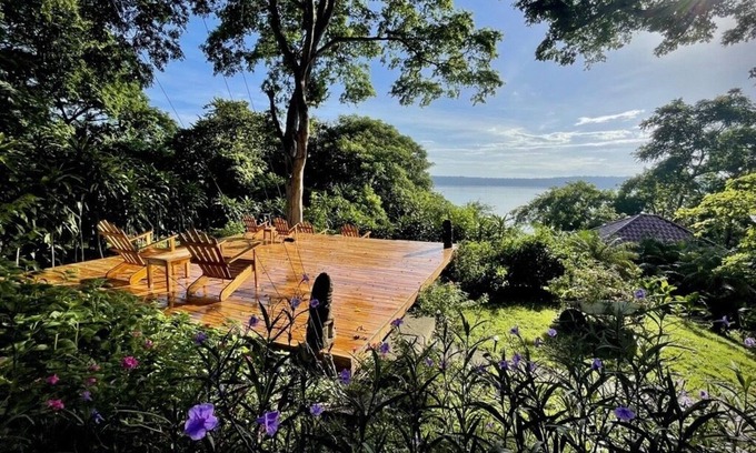 San Juan de Oriente Cabin | 2 private casitas & 1 private bedroom in front of the Laguna de Apoyo