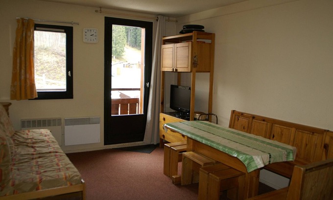 Prapoutel Apartment | 2-room cabin at the foot of the slopes with balcony and ski locker