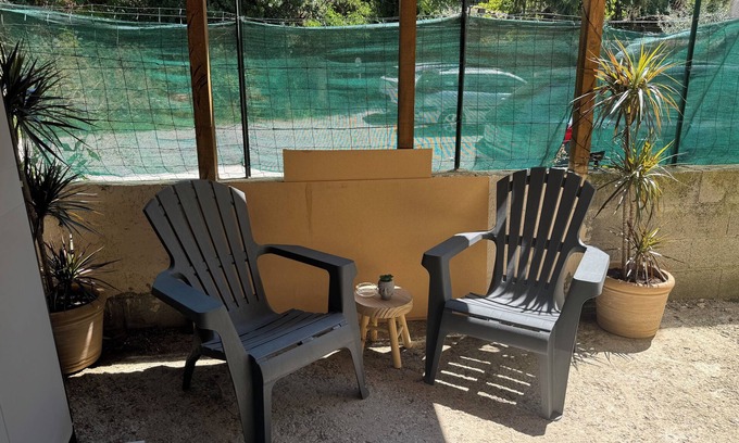 Livron-sur-Drome Apartment | 2 Rooms of 38m2 air-conditioned, Wifi, parking in the heart of Livron