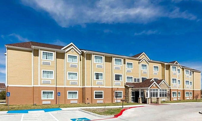 Monahans Hotel | 2-Star Hotel ∙ Microtel Inn and Suites by Wyndham Monahans
