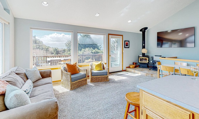Neahkahnie Beach House | 2-story dog-friendly home with beach access, gas grill, deck, Ping-Pong table