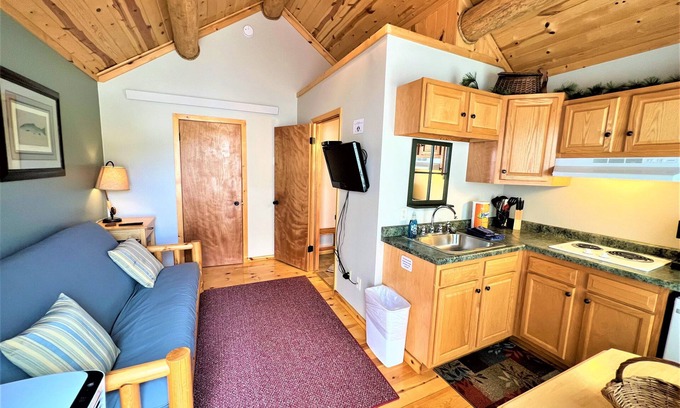 Custer Cabin | #2 Trout Cabin at Ponderosa Place