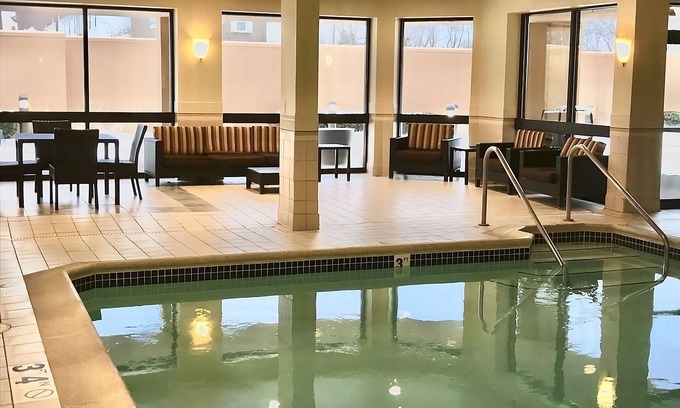 West Dundee House | 2 Units Close to Jelkes Creek Bird Sanctuary! Pool, Free Parking, Pets Allowed!