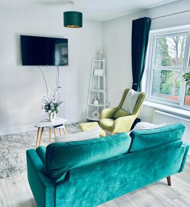 Dover Apartment | 2 x Dover Ferry Apartments - sleep 8 with private terrace and castle views