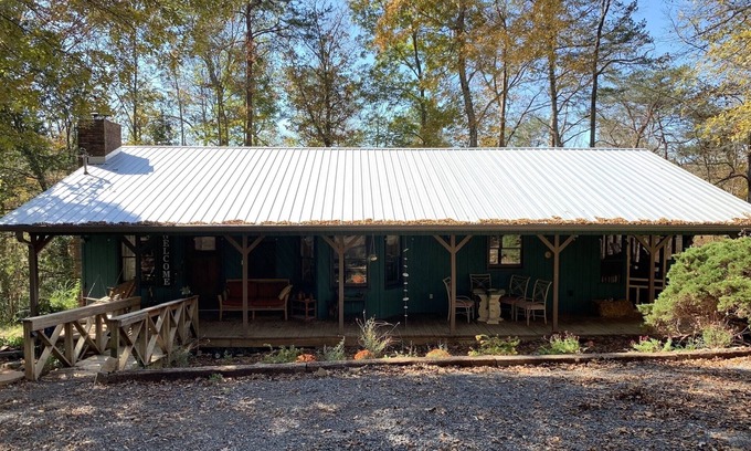 Fort Payne Cottage | 20 ACRES of Tranquillity Next to Desoto State Park