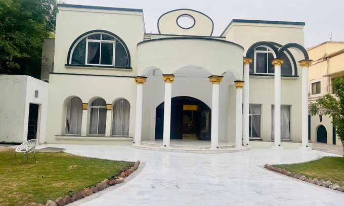 F-6 Sector Hotel | 20 m² Hotel ∙ 3 guests