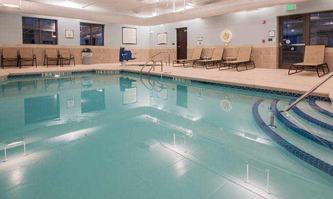 Amherst Apartment | 20 Minutes from Niagara Falls! | Free Breakfast, Pool & Hot Tub.