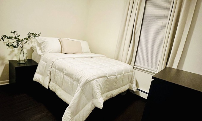 Passaic House | 20 minutes from NYC. Modern living!